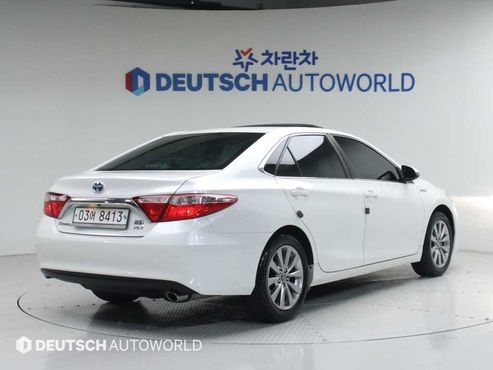 Toyota Camry 2.5 XLE Hybrid — пробег 99 295 км — фото 2 из 5