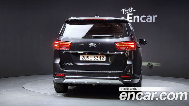 Kia Carnival из Кореи Encar