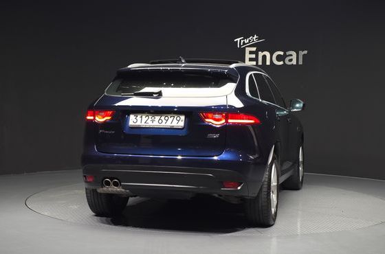 Jaguar F-PACE 20d Prestige — пробег 88 594 км — фото 4 из 5