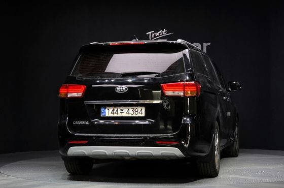 Kia Carnival 9-seater Noblesse — пробег 146 719 км — фото 4 из 5