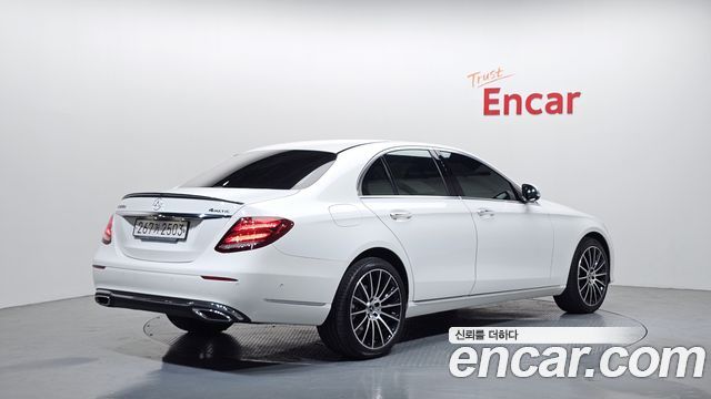 Mercedes-Benz E-Class из Кореи Encar