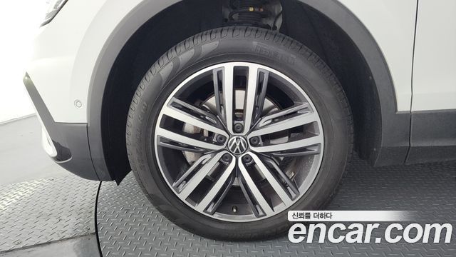Volkswagen Tiguan 2.0 TSI Prestige — пробег 35 875 км — фото 5 из 5