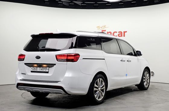 Kia Carnival 9-seater Luxury — пробег 175 580 км — фото 2 из 5