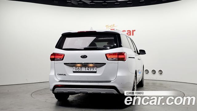 Kia Carnival из Кореи Encar