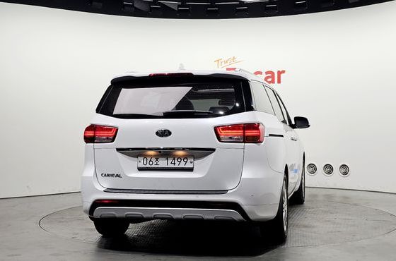 Kia Carnival 9-seater Luxury — пробег 175 580 км — фото 4 из 5