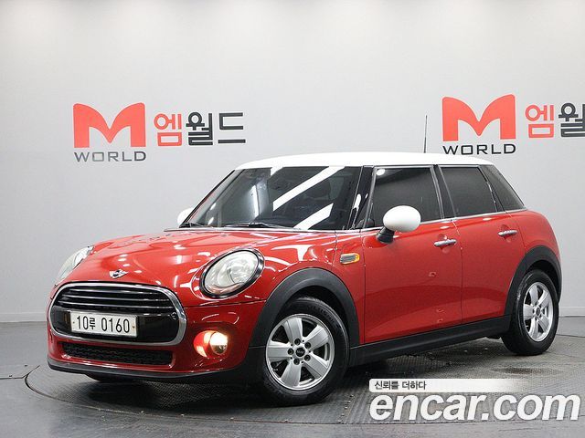 Mini Cooper 5Door Standard 3rd — пробег 76 108 км — фото 1 из 5
