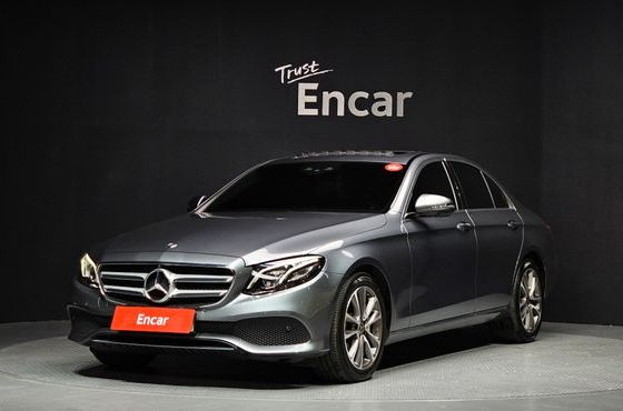 Mercedes-Benz E-Class E300 4MATIC Avnatgarde — пробег 90 702 км — фото 1 из 5
