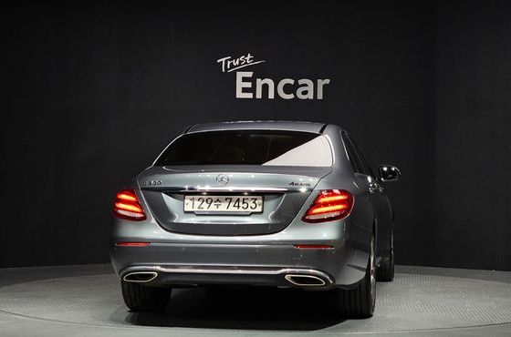 Mercedes-Benz E-Class E300 4MATIC Avnatgarde — пробег 90 702 км — фото 4 из 5