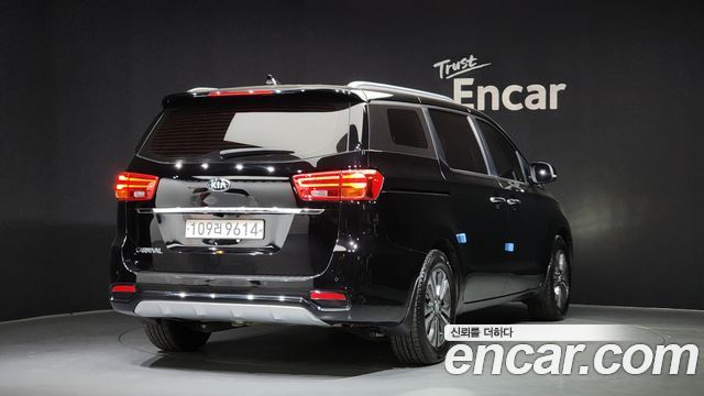 Kia Carnival из Кореи Encar