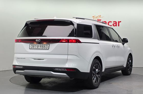Kia Carnival 9-Seater Prestige — пробег 94 257 км — фото 2 из 5