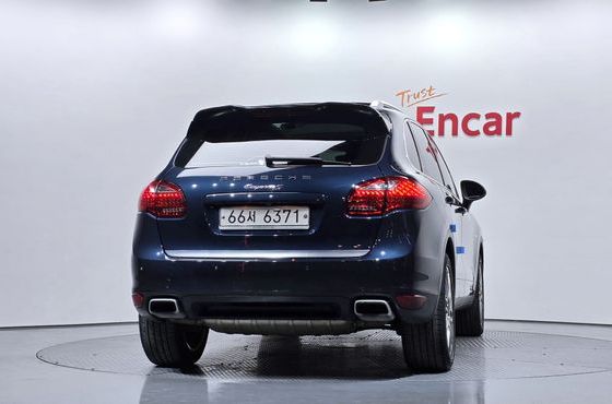 Porsche Cayenne 4.2 S Diesel 958 — пробег 213 467 км — фото 4 из 5