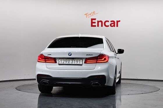 BMW 5-Series 530i M Sport Package Plus — пробег 100 627 км — фото 4 из 5