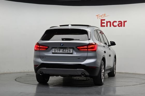 BMW X1 xDrive 18d Joy — пробег 96 785 км — фото 4 из 5