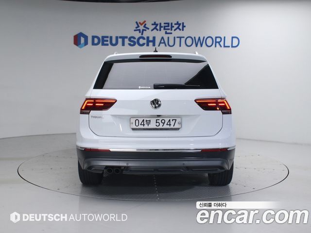 Volkswagen Tiguan 2.0 TDI Premium — пробег 135 000 км — фото 4 из 5