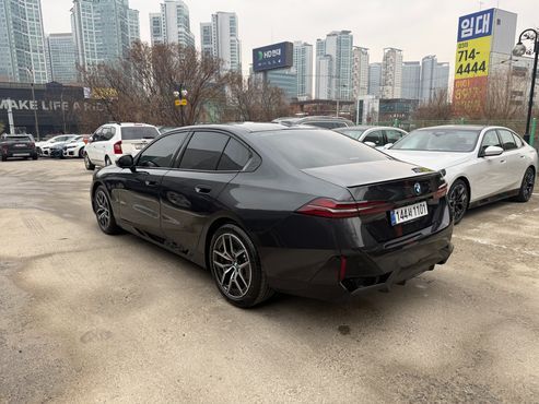 BMW 5-Series 520i M Sport — пробег 2 457 км — фото 3 из 5