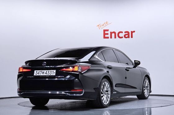 Lexus ES Luxury Plus — пробег 110 764 км — фото 2 из 5