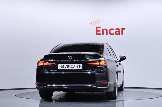 Lexus ES Luxury Plus — пробег 110 764 км — фото 4 из 5