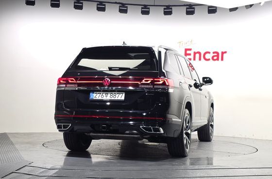 Volkswagen Atlas 2.0 TSI R-LINE 6-Seater — пробег 16 542 км — фото 4 из 5