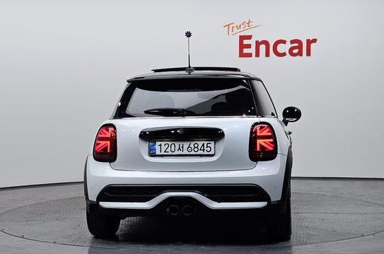 Mini Cooper Mayfield Edition 3rd — пробег 16 578 км — фото 4 из 5