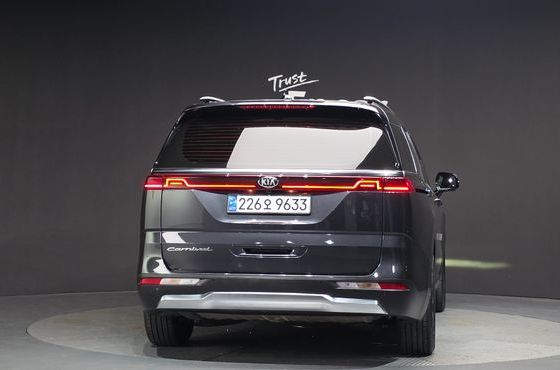 Kia Carnival 9-Seater Signature — пробег 74 595 км — фото 4 из 5