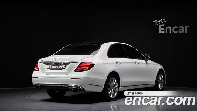 Mercedes-Benz E-Class из Кореи Encar