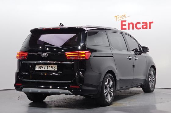Kia Carnival 9-Seater Luxury — пробег 98 904 км — фото 2 из 5