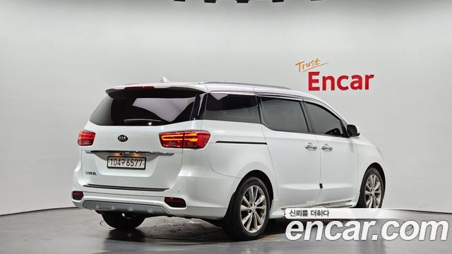 Kia Carnival из Кореи Encar
