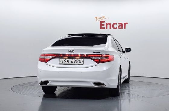Hyundai Grandeur Premium — пробег 140 870 км — фото 4 из 5