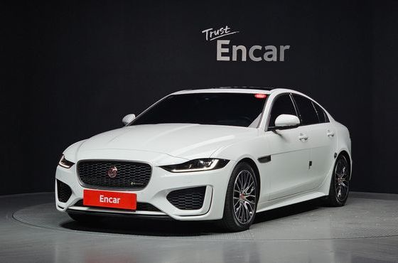 Jaguar XE D180 R-Dynamic S — пробег 85 226 км — фото 1 из 5