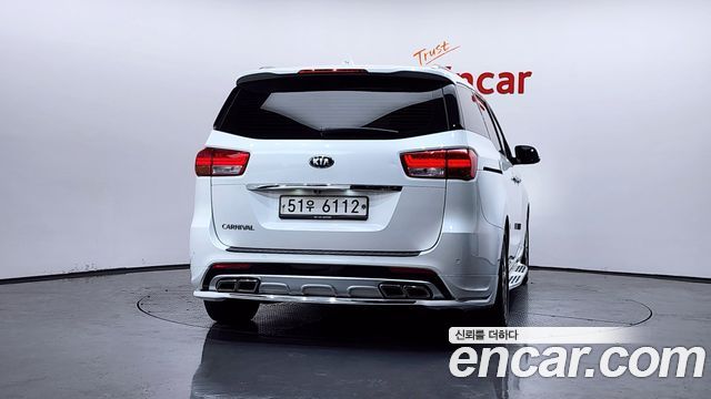 Kia Carnival из Кореи Encar