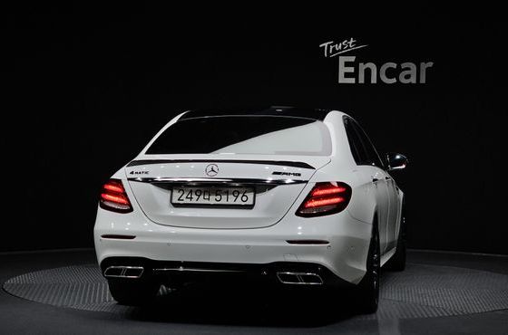 Mercedes-Benz E-Class E300 4MATIC AMG Line — пробег 121 335 км — фото 4 из 5