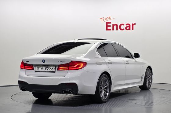 BMW 5-Series 530i xDrive M Sport Package Plus — пробег 91 000 км — фото 2 из 5
