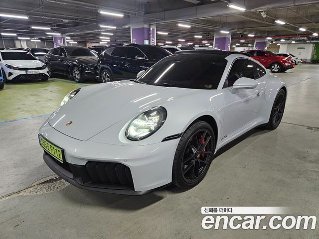 Porsche 911 Carrera 4 GTS — пробег 5 000 км — фото 1 из 5