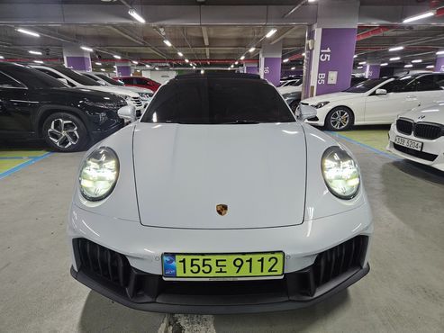 Porsche 911 Carrera 4 GTS — пробег 5 000 км — фото 2 из 5