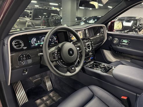 Rolls-Royce Cullinan 6.7 V12 Black Badge — пробег 1 400 км — фото 4 из 5