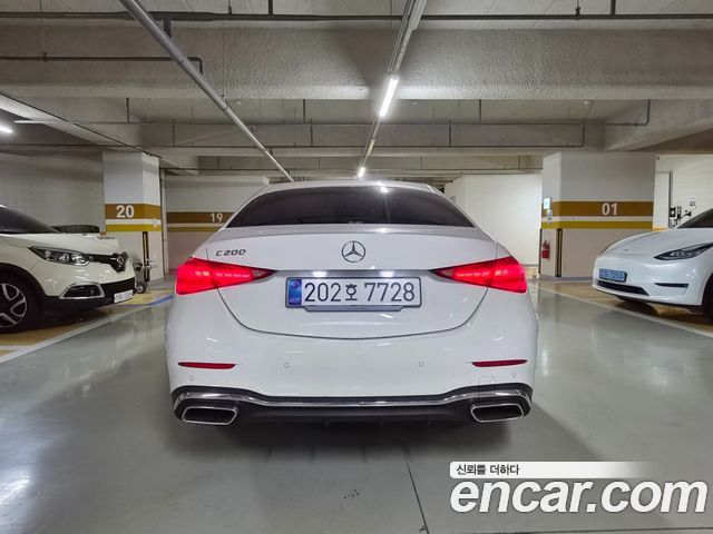 Mercedes-Benz C-Class C200 AMG Line — пробег 4 000 км — фото 4 из 5