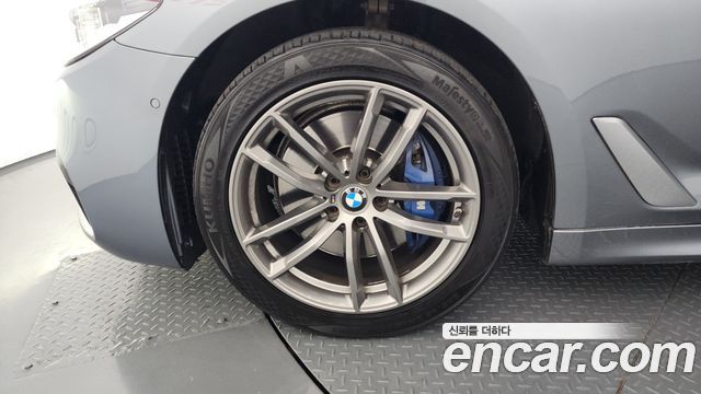 BMW 5-Series 530i xDrive M Sport Package Plus — пробег 153 025 км — фото 5 из 5
