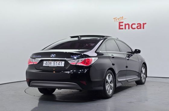 Hyundai Sonata 2.0 Royal — пробег 118 991 км — фото 2 из 5