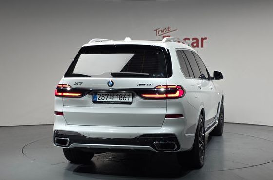 BMW X7 xDrive 40i M Sport 6STR — пробег 9 841 км — фото 4 из 5