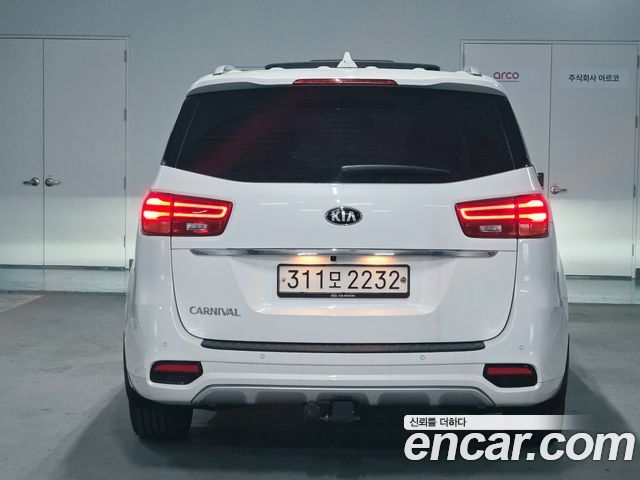Kia Carnival из Кореи Encar