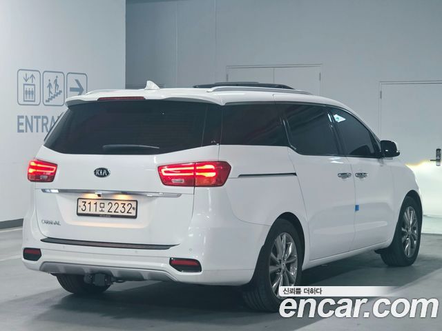 Kia Carnival из Кореи Encar