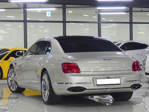 Bentley Flying Spur 4.0 — пробег 29 000 км — фото 3 из 5