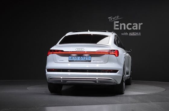 Audi e-tron 55 Quattro Sportback — пробег 110 442 км — фото 4 из 5