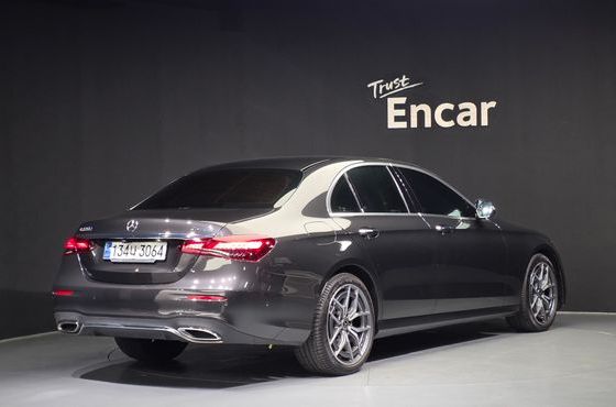 Mercedes-Benz E-Class E220d 4MATIC AMG Line — пробег 105 908 км — фото 2 из 5