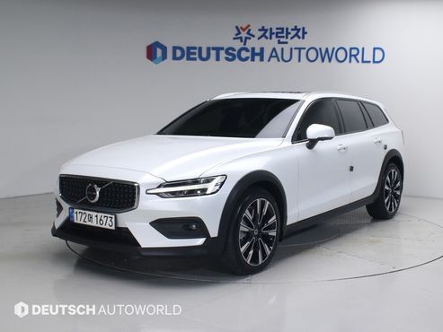 Volvo V60 B5 Ultimate AWD — пробег 36 023 км — фото 1 из 5