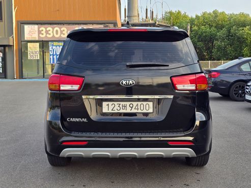 Kia Carnival 9-seater Luxury — пробег 110 000 км — фото 4 из 5
