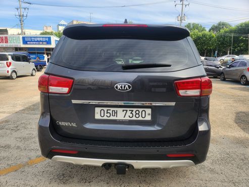 Kia Carnival 9-seater Prestige — пробег 313 455 км — фото 4 из 5