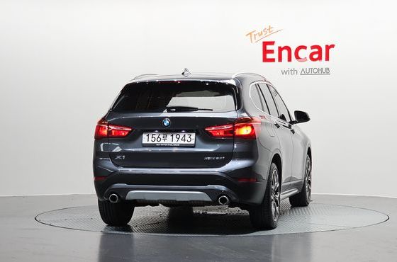 BMW X1 xDrive 20i xLine — пробег 87 533 км — фото 4 из 5