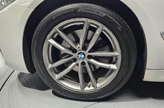 BMW 5-Series 520d xDrive M Sport Package — пробег 90 588 км — фото 5 из 5