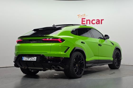 Lamborghini Urus 4.0 V8 SE — пробег 4 457 км — фото 2 из 5
